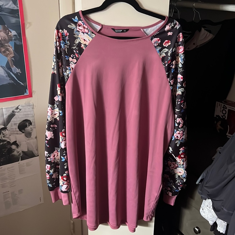 PLUS SIZE long sleeve floral sleeve print sweatshirt. 4X. Pink